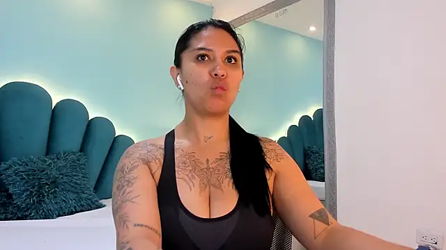 sharlott18 online show from 01/13/26, 12:31