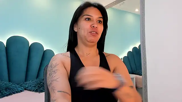 sharlott18 online show from 12/19/25, 01:24