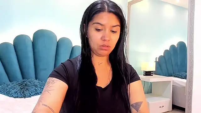 sharlott18 online show from 11/06/25, 01:48