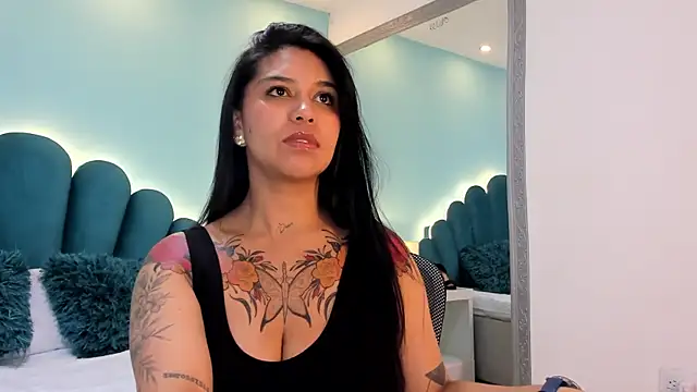 sharlott18 online show from 02/18/26, 12:23