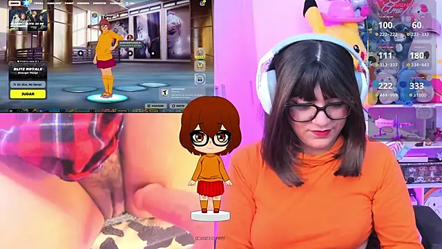 Snapshot of cinna_monroll chatting on 12/21/25, 10:10 cinna monroll online show from 12/21/25, 10:10