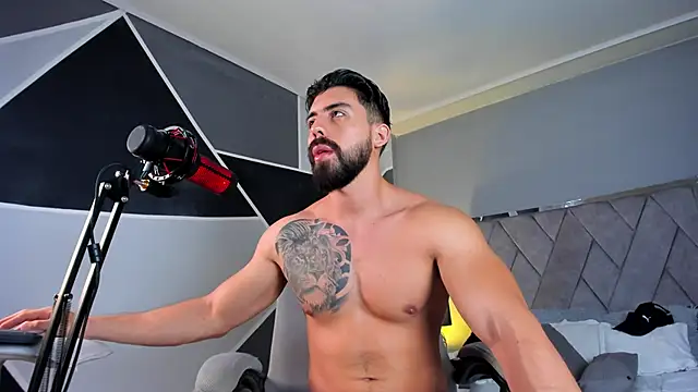 Snapshot of Markbrown chatting on 03/11/25, 12:44 Markbrown online show from 03/11/25, 12:44