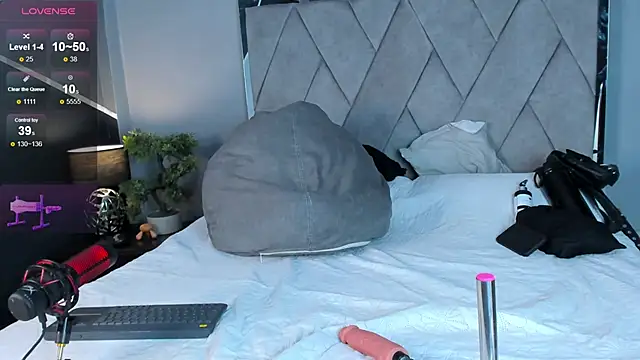 Snapshot of Markbrown chatting on 11/25/25, 08:09 Markbrown online show from 11/25/25, 08:09