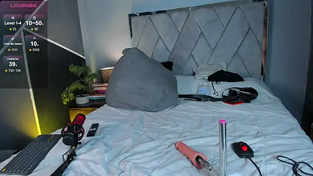 Snapshot of Markbrown chatting on 10/07/25, 08:54 Markbrown online show from 10/07/25, 08:54