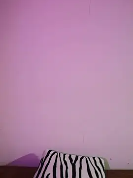 Snapshot of Felicia_smok3 chatting on 01/06/25, 01:31 Felicia smok3 online show from 01/06/25, 01:31