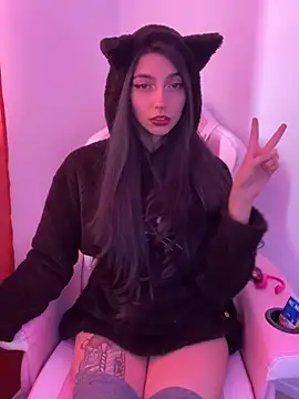 Snapshot of Felicia_smok3 chatting on 06/14/26, 02:40 Felicia smok3 online show from 06/14/26, 02:40