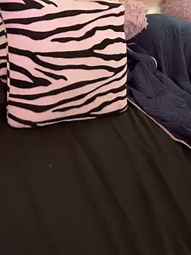 Snapshot of Felicia_smok3 chatting on 02/02/25, 07:04 Felicia smok3 online show from 02/02/25, 07:04