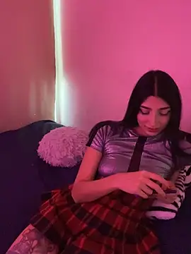 Snapshot of Felicia_smok3 chatting on 01/09/25, 02:33 Felicia smok3 online show from 01/09/25, 02:33