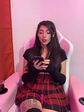 Snapshot of Felicia_smok3 chatting on 06/16/26, 03:39 Felicia smok3 online show from 06/16/26, 03:39