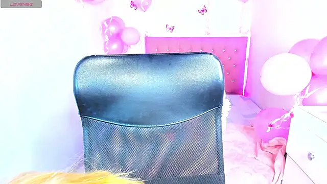 Snapshot of Celeste__sweetx chatting on 06/06/26, 06:57 Celeste sweetx online show from 06/06/26, 06:57