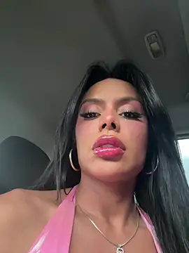 Snapshot of HOT_LADY_777 chatting on 03/07/25, 08:00 HOT LADY 777 online show from 03/07/25, 08:00