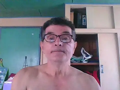 Snapshot of kavir-sebastien chatting on 09/21/25, 03:06 kavir-sebastien online show from 09/21/25, 03:06