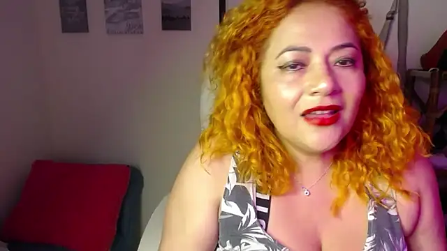 Snapshot of MariaJoseBarraza chatting on 09/10/25, 10:53 MariaJoseBarraza online show from 09/10/25, 10:53