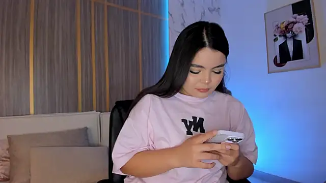 IsabellaAllen online show from 12/18/25, 10:13