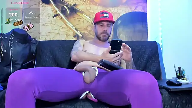 Snapshot of johny_bluexxx chatting on 09/20/25, 05:29 johny bluexxx online show from 09/20/25, 05:29