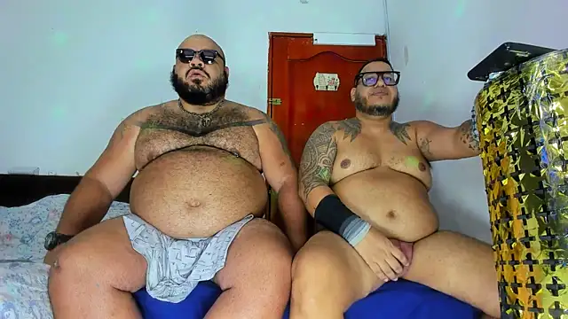 Snapshot of Latino_bigcock chatting on 04/22/26, 03:08 Latino bigcock online show from 04/22/26, 03:08