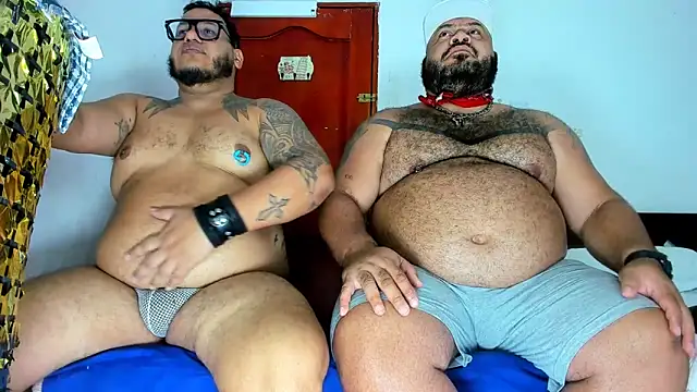 Snapshot of Latino_bigcock chatting on 05/21/26, 05:10 Latino bigcock online show from 05/21/26, 05:10
