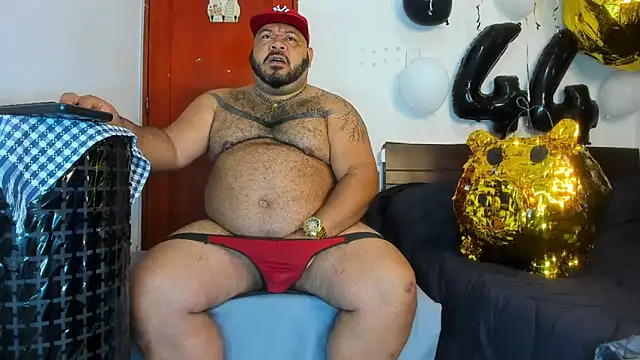 Latino bigcock online show from 12/19/25, 05:15