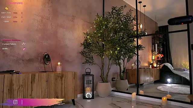 Serene Sophiex online show from 11/24/25, 09:59