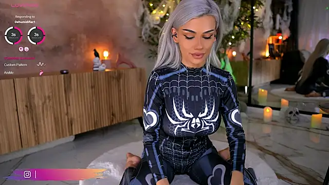 Serene Sophiex online show from 10/31/25, 09:43