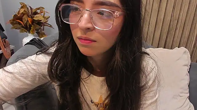 Eva Macalliter online show from 03/20/25, 02:40