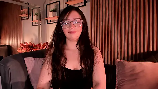 Eva Macalliter online show from 06/17/26, 03:28
