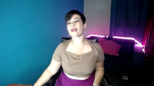 Sunny rayz  online show from 06/20/26, 10:20