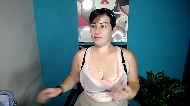 Sunny rayz  online show from 06/15/26, 11:43