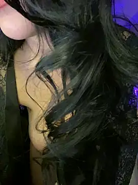 Snapshot of blacktourmaline- chatting on 02/09/25, 11:04 blacktourmaline- online show from 02/09/25, 11:04