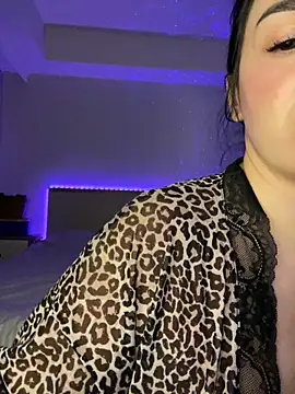 Snapshot of blacktourmaline- chatting on 01/21/25, 01:18 blacktourmaline- online show from 01/21/25, 01:18