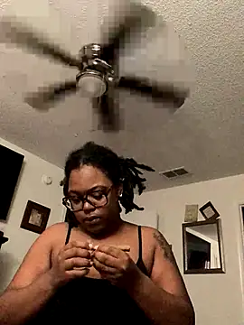 SweetHoneyBunz online show from 11/07/25, 05:17