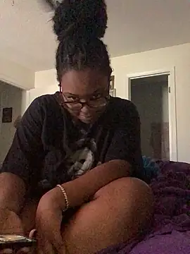 SweetHoneyBunz online show from 01/13/26, 04:44