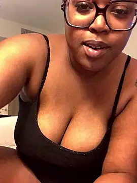 SweetHoneyBunz online show from 01/14/26, 04:49