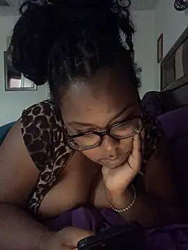 SweetHoneyBunz online show from 01/12/26, 04:47