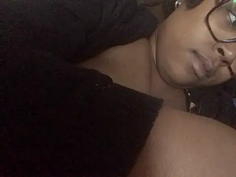 SweetHoneyBunz online show from 11/04/25, 09:51