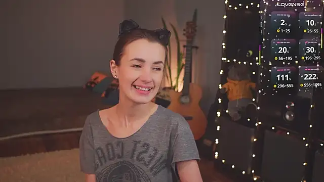 Snapshot of bananya_kitty chatting on 03/08/25, 04:39 bananya kitty online show from 03/08/25, 04:39