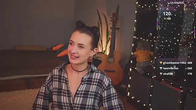 Snapshot of bananya_kitty chatting on 03/10/25, 10:24 bananya kitty online show from 03/10/25, 10:24