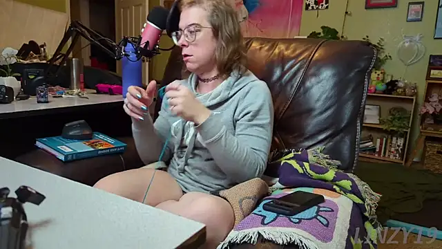 Linzy 19 online show from 03/18/25, 02:29