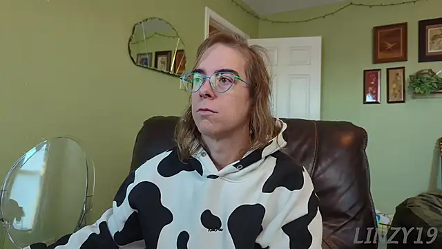 Linzy 19 online show from 11/05/25, 02:53