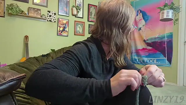 Linzy 19 online show from 11/10/25, 05:34