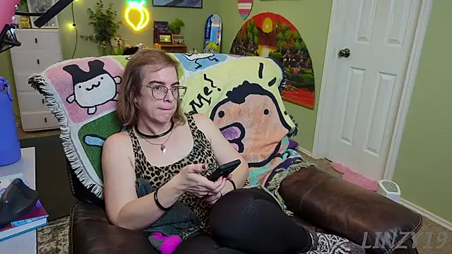 Linzy 19 online show from 02/19/25, 07:37