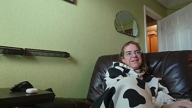 Linzy 19 online show from 12/05/25, 03:43