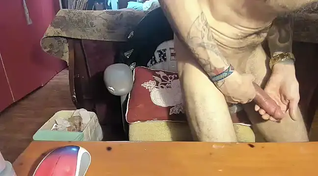 Snapshot of RoosterWabbit chatting on 03/21/25, 06:05 RoosterWabbit online show from 03/21/25, 06:05