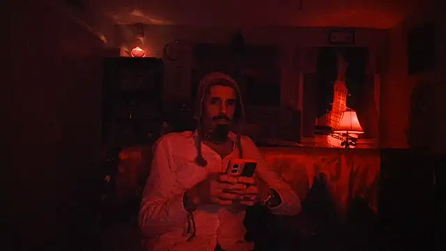 Snapshot of RoosterWabbit chatting on 03/10/25, 03:45 RoosterWabbit online show from 03/10/25, 03:45