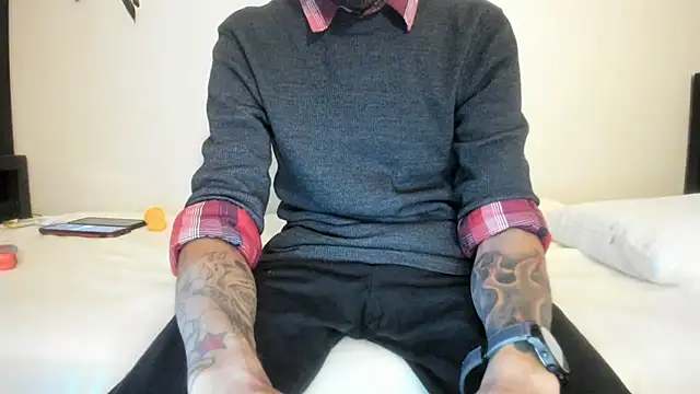 Snapshot of RoosterWabbit chatting on 10/04/25, 08:43 RoosterWabbit online show from 10/04/25, 08:43