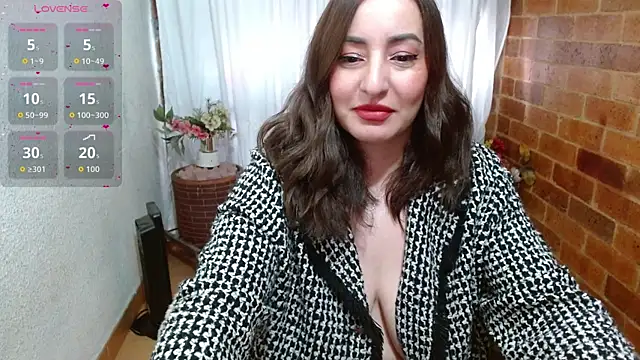 rashellroses22 online show from 11/12/25, 08:12