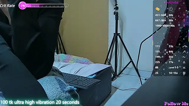 Snapshot of lunacandyy13 chatting on 02/15/25, 01:53 lunacandyy13 online show from 02/15/25, 01:53
