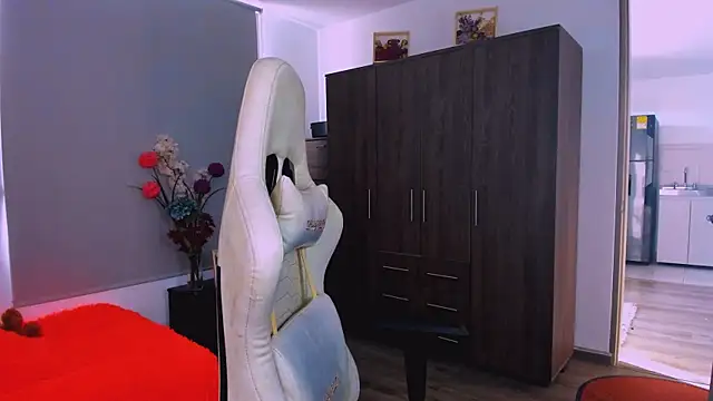 ScarlettMalbec online show from 02/05/26, 09:43