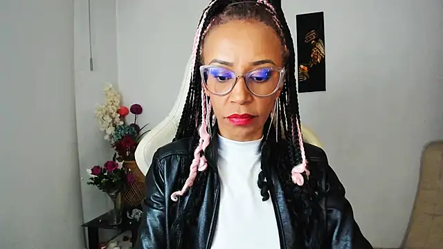 Snapshot of ScarlettMalbec chatting on 02/17/25, 11:43 ScarlettMalbec online show from 02/17/25, 11:43
