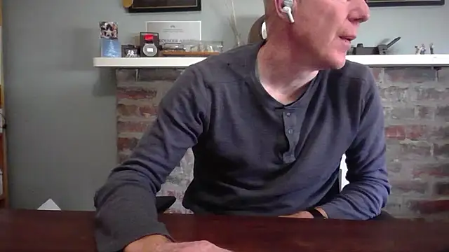 Snapshot of jiggy77777 chatting on 12/22/24, 10:25 jiggy77777 online show from 12/22/24, 10:25